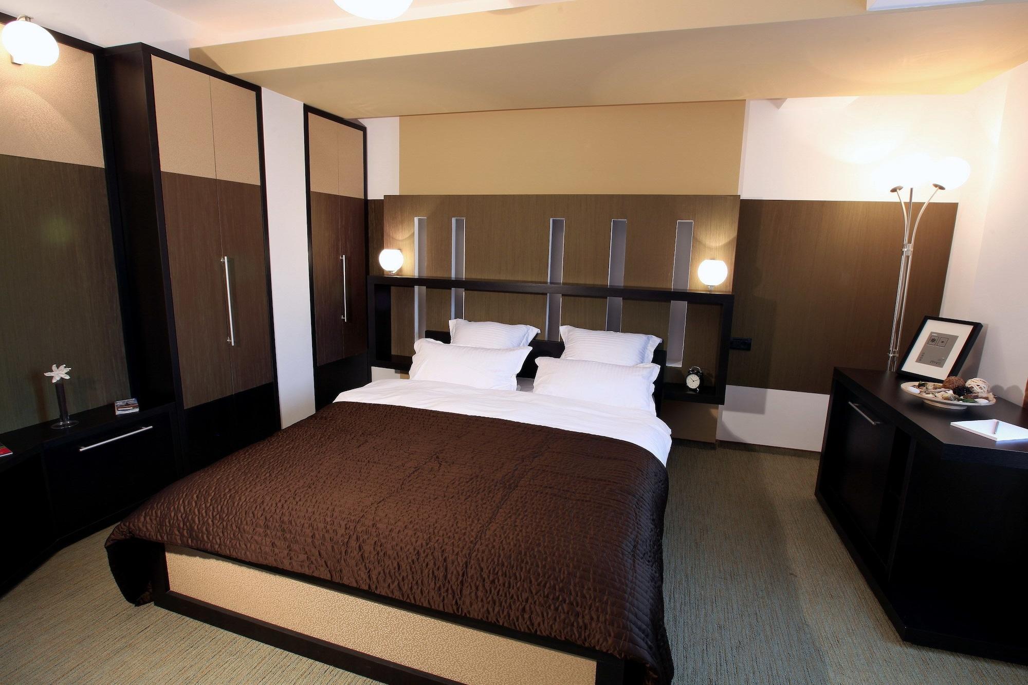 Ambiance Hotel Bukares Bagian luar foto