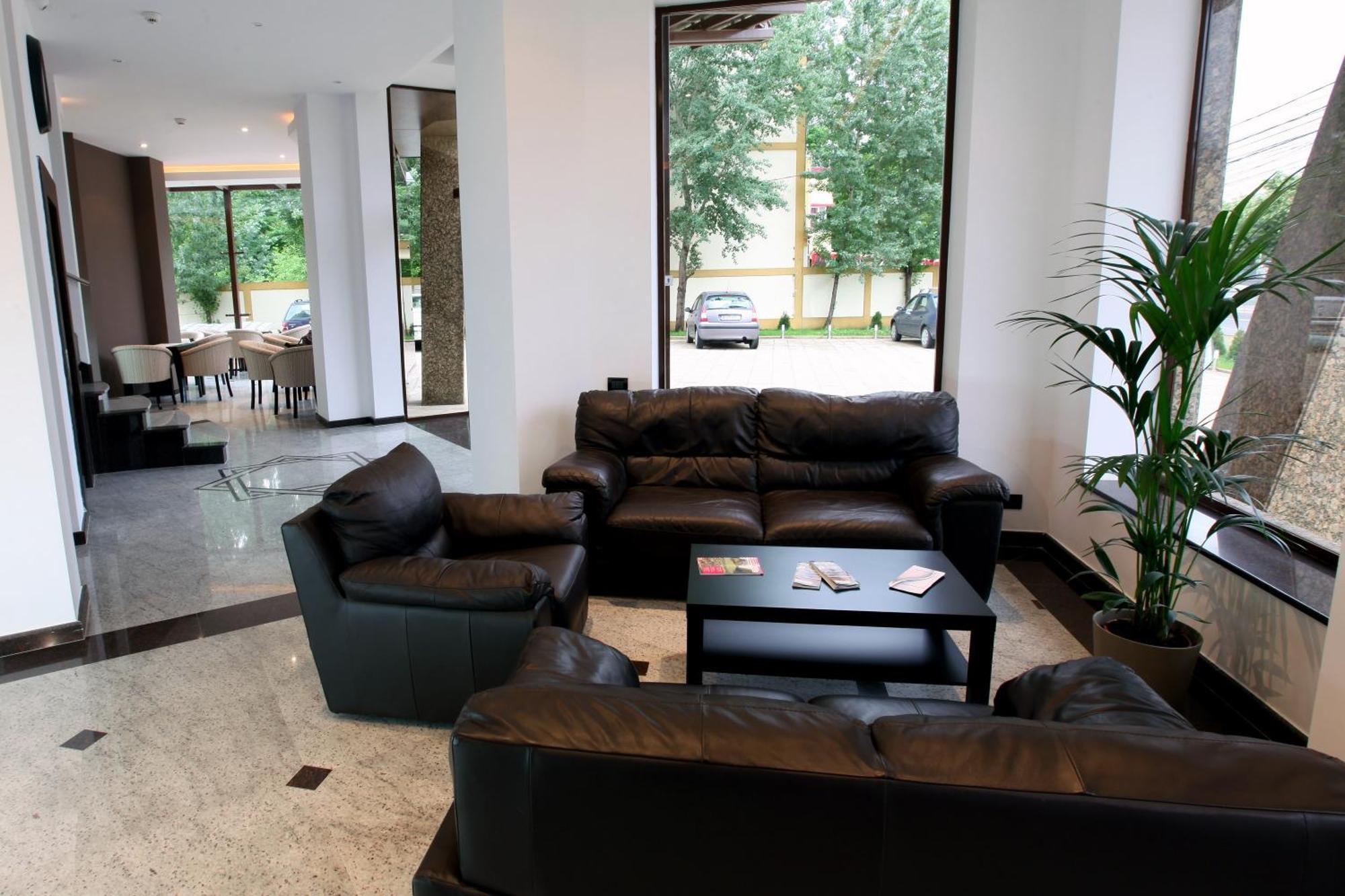 Ambiance Hotel Bukares Bagian luar foto